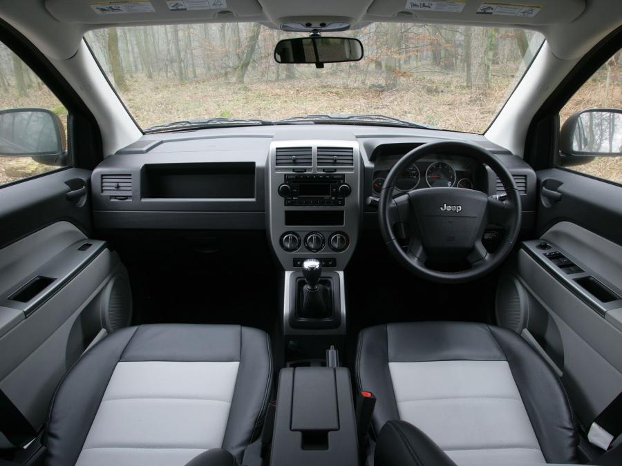  Jeep Compass 2007 года  (UK) (фото 8 из 20)